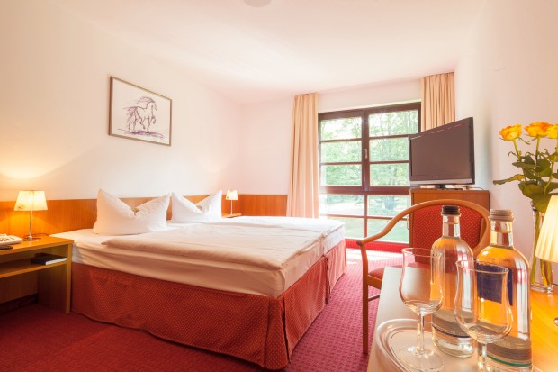 Die Übernachtung in einem unserer 105 Zimmer des Kim Hotels im Park beinhaltet ein Frühstücksbuffet sowie kostenfreies WLAN auf dem Zimmer.